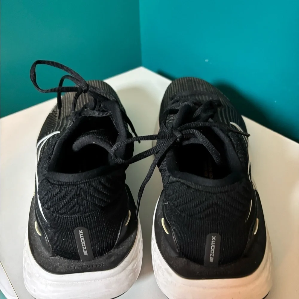 Nike dynamic athletic